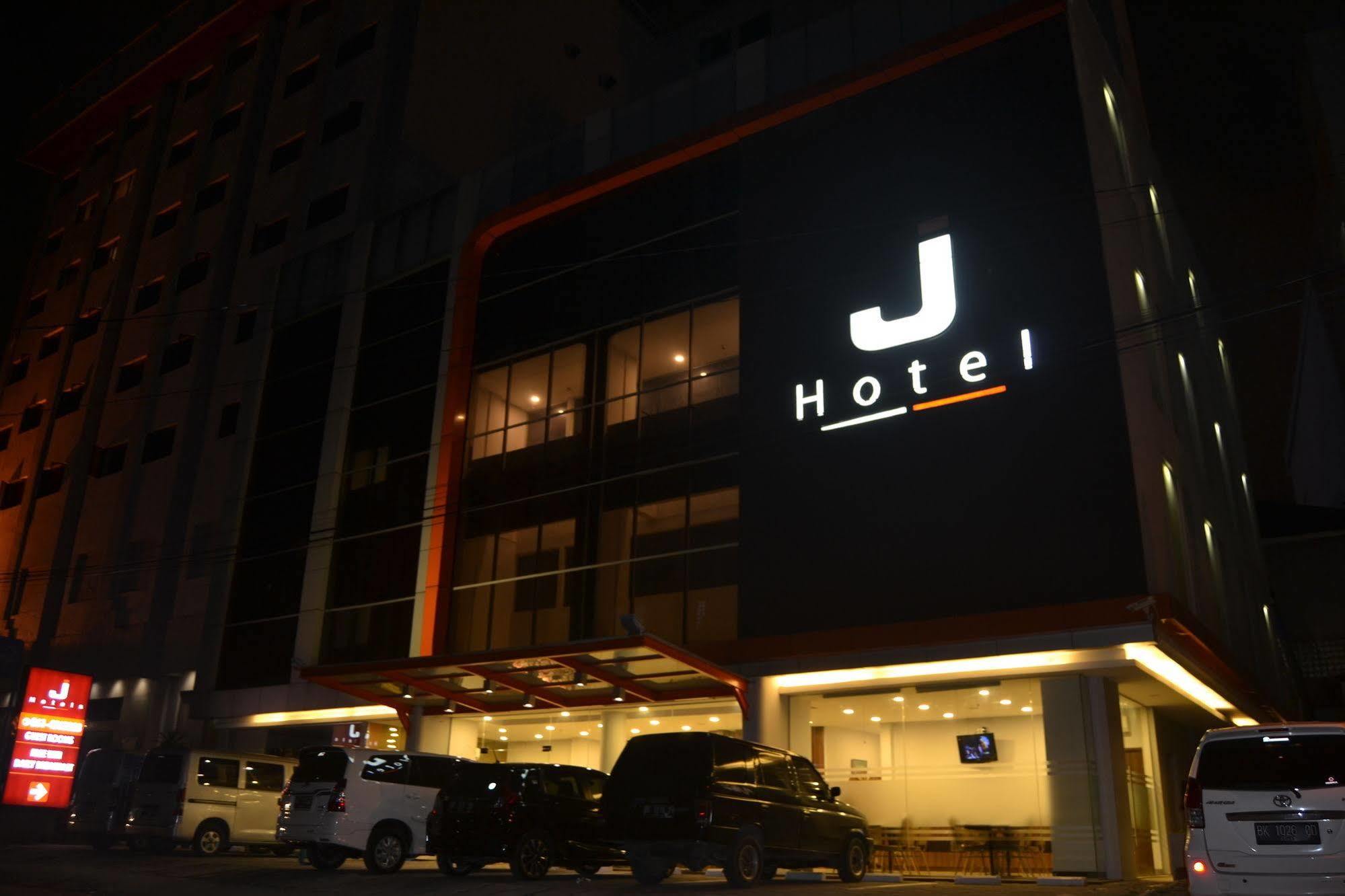 J 호텔 메단 외부 사진
