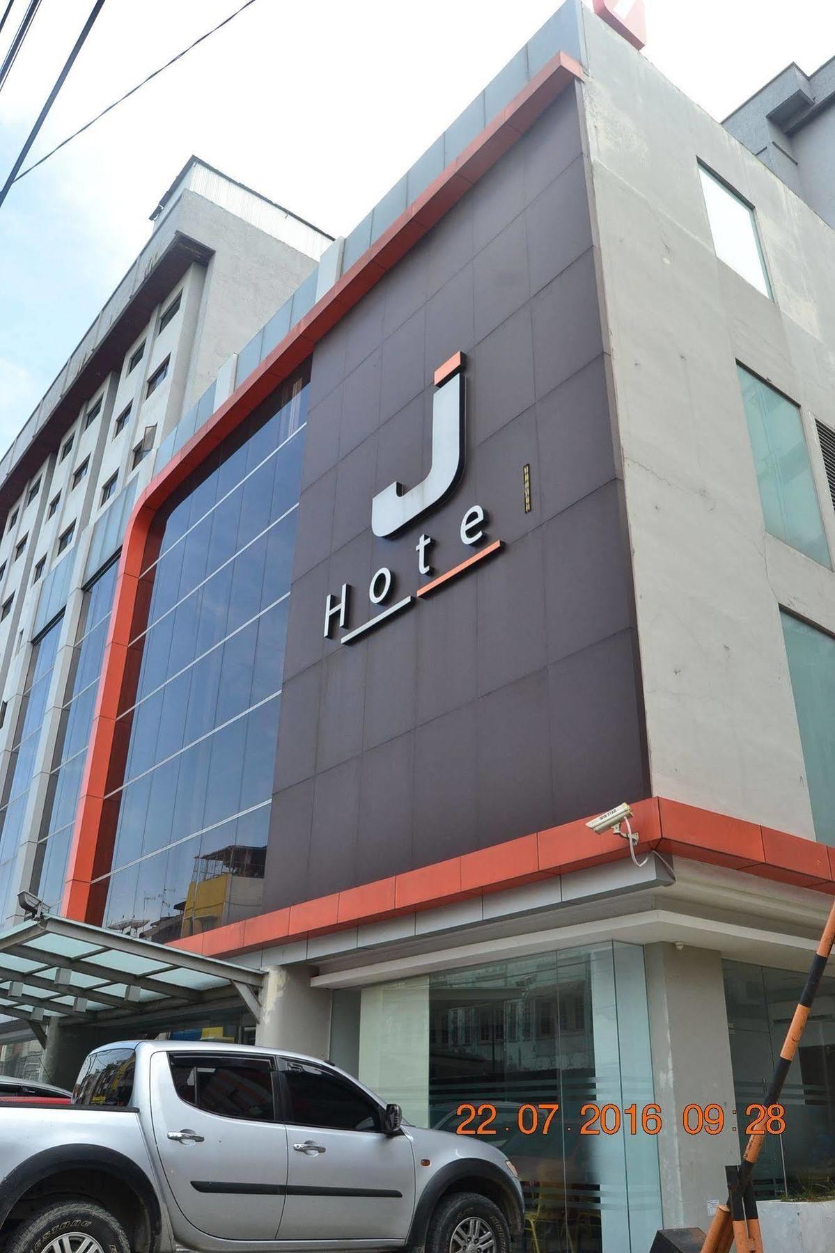J 호텔 메단 외부 사진